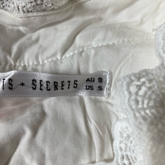 NanaMacs Crochet Lace Romper Size Small - Picture 3 of 3